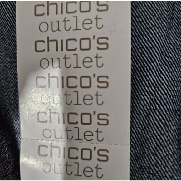 Women's NWT Chico's Short 1.5 Jeans - Picture 4 of 10